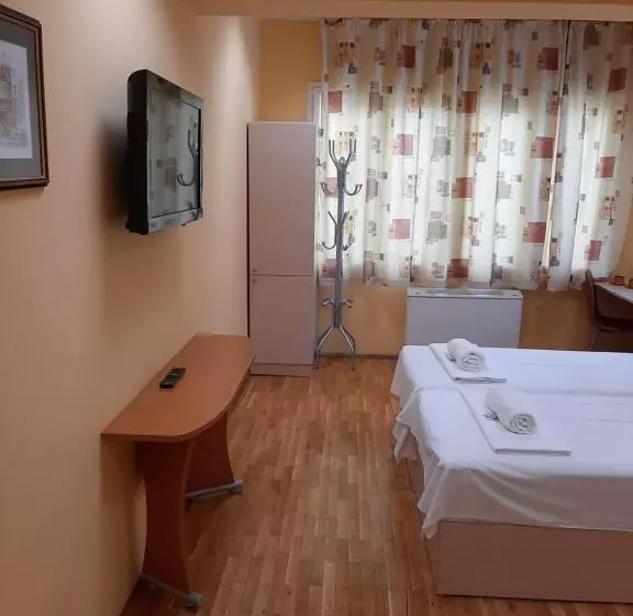 اتاق استاندارد سه نفره, Guest House Diel
