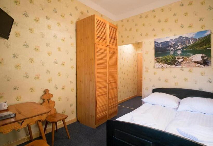 اتاق عادی, Willa Orla