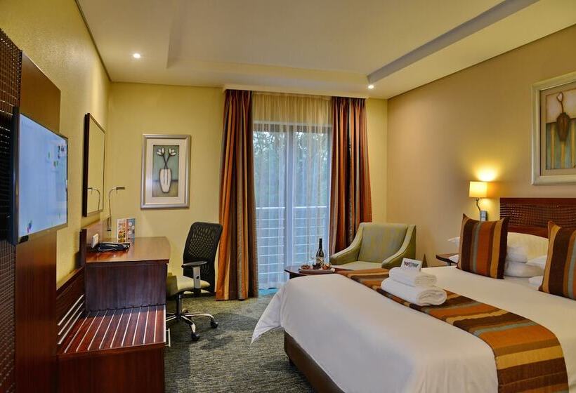 Номер Стандарт, City Lodge Hotel Fourways