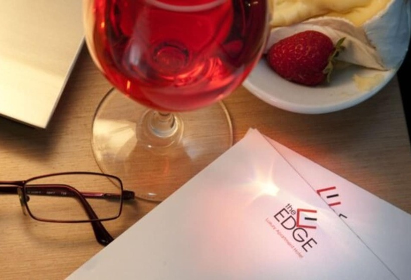 آپارتمان 1 خوابه, Edge Apartment