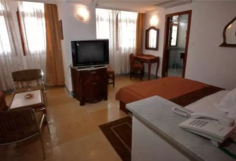 غرفة قياسية فردية, Dar Diaf Alger