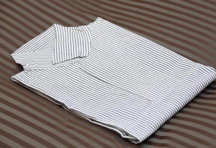 חדר סטנדרט לשלושה, Morschein