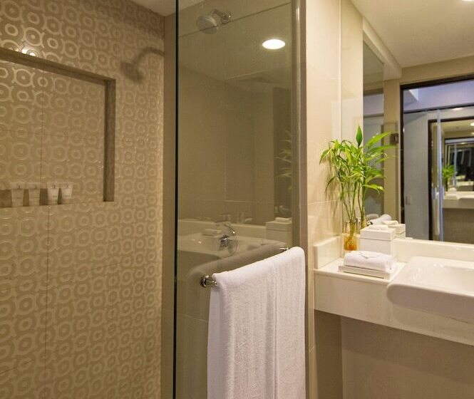 싱글 디럭스 룸, Quest Hotel & Conference Center Cebu