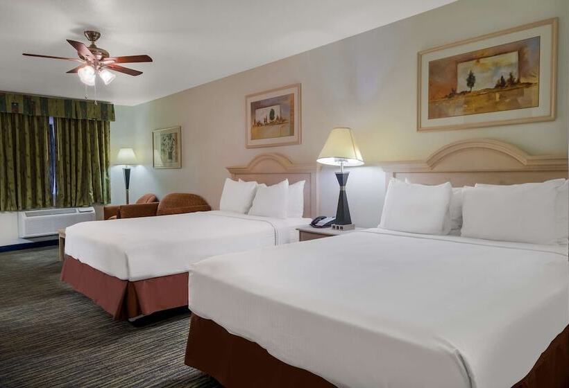 סוויטה מותאמת לאדם עם מוגבלויות, Surestay Hotel By Best Western Falfurrias