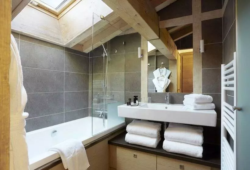 スイート, Les Loges Blanches