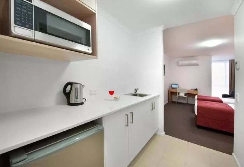 スタンダードスタジオ, Edge Apartment