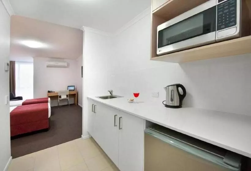 スタンダードスタジオ, Edge Apartment