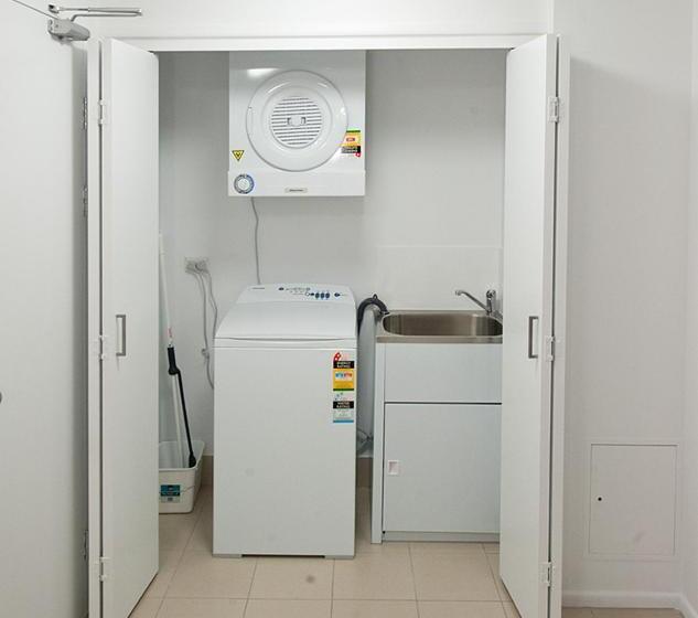 آپارتمان 2 خوابه, Edge Apartment