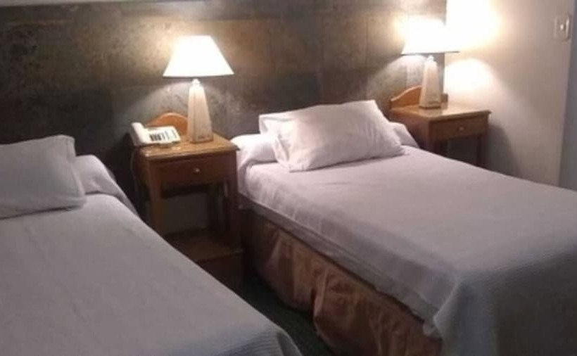 מיטה בחדר משותף, Apart Hotel Maue