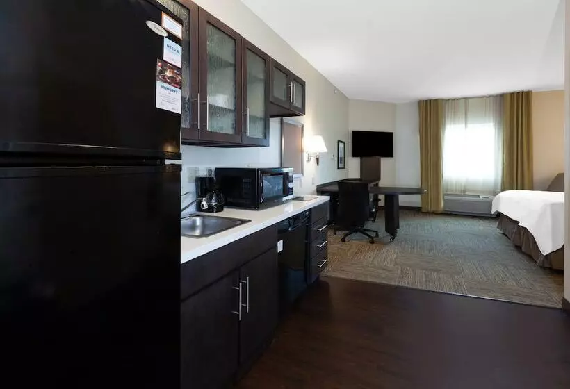 ダブルベッドのスタンダードスタジオ, Candlewood Suites Kalamazoo, An Ihg