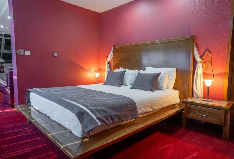 اتاق استاندارد با تخت بزرگ, Astra