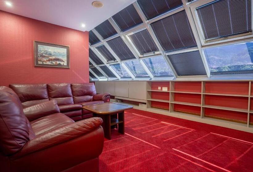 اتاق استاندارد با تخت بزرگ, Astra