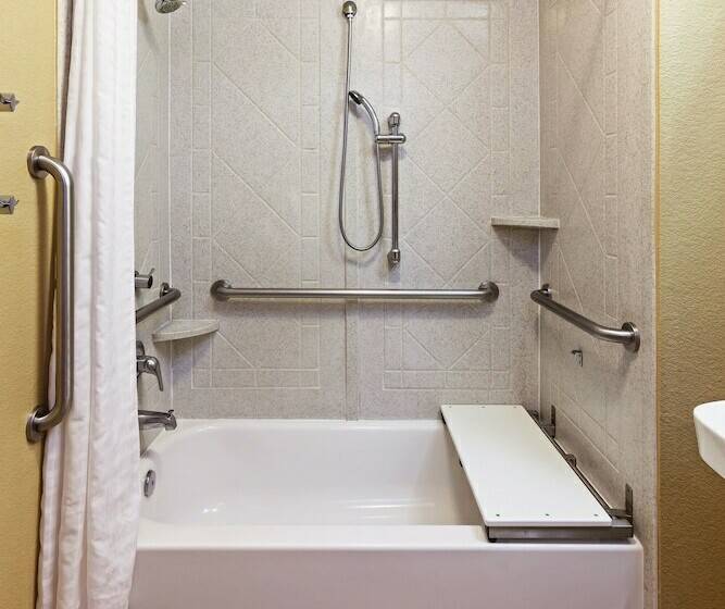 스탠다드 스튜디오, Candlewood Suites Pearland, An Ihg