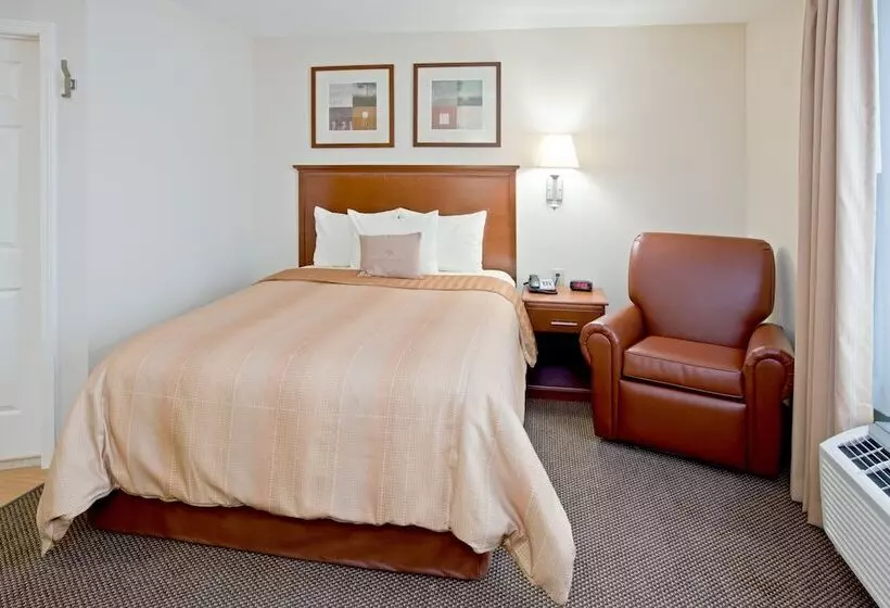 ダブルベッドのスタンダードスタジオ, Candlewood Suites Radcliff   Fort Knox, An Ihg