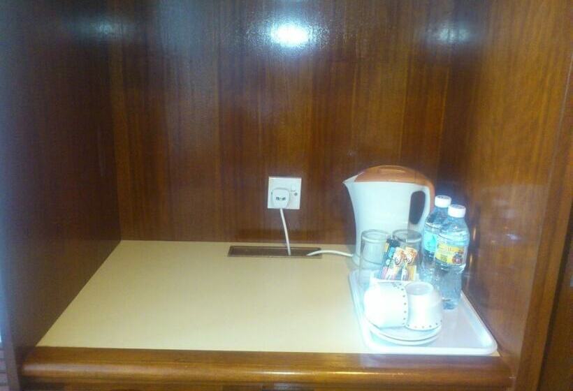 豪华三人间, Gocos