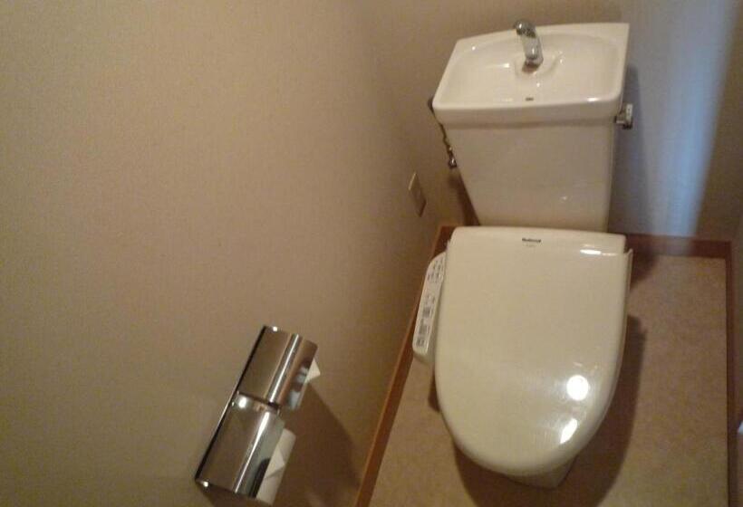 غرفة قياسية, Nagisaya