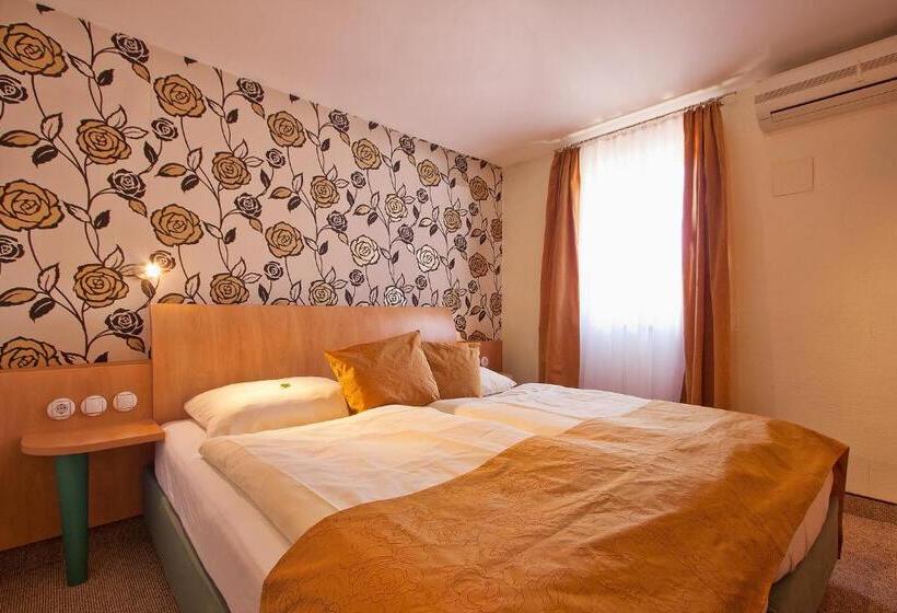 스탠다드 룸, Scaletta