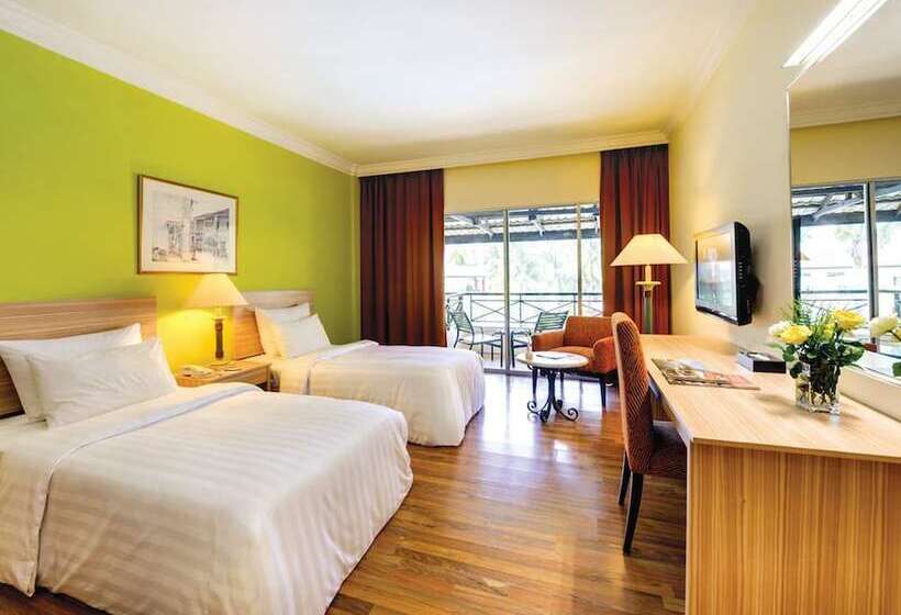 豪华房间, The Qamar Paka