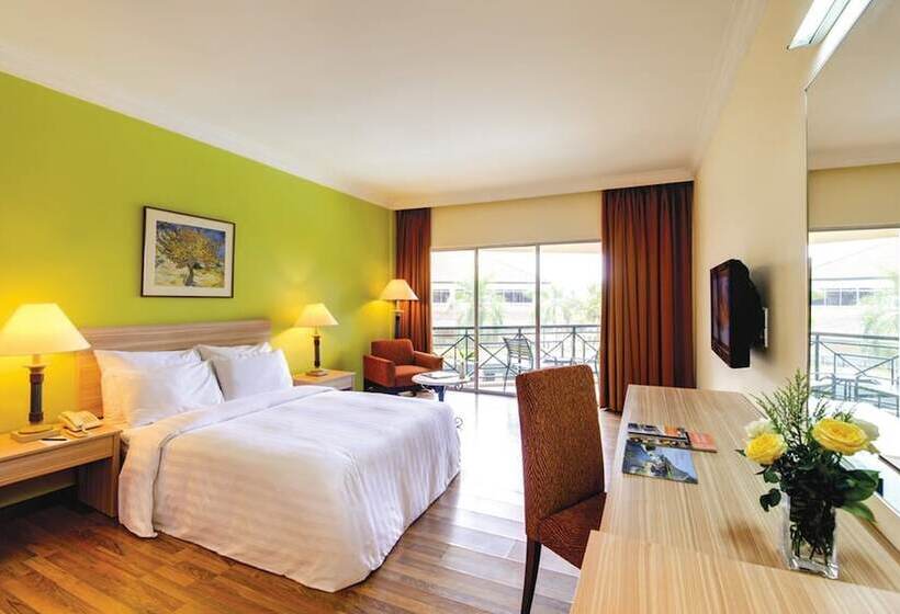 豪华房间, The Qamar Paka