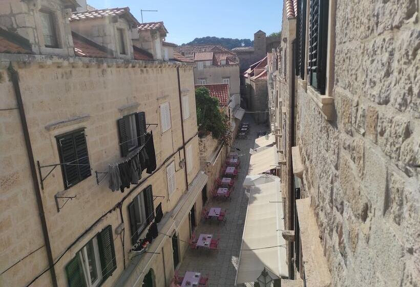 Номер Economy, Roko House