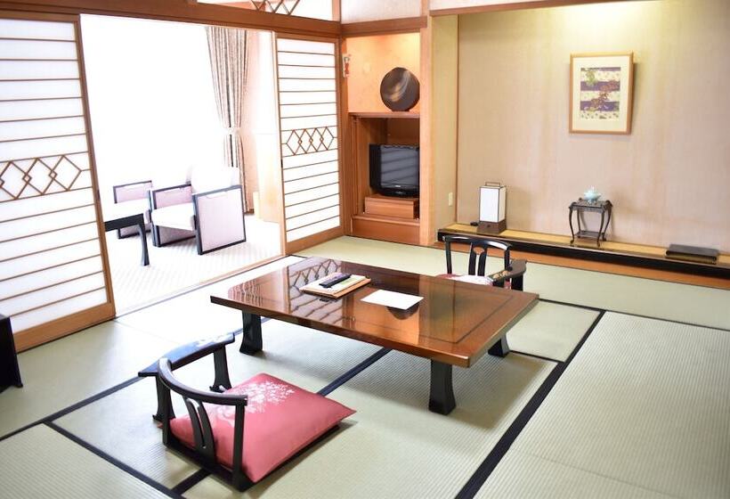 带山景的复式房间, Yufuin Kotobuki Hananosho