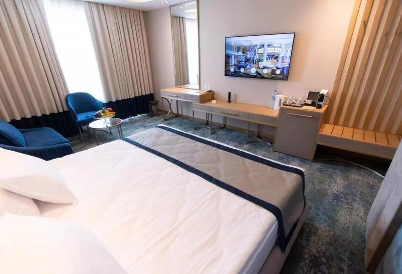 اتاق لوکس با چشم‌انداز دریا, Admiral Hotel   Ultra All Inclusive & Private Beach