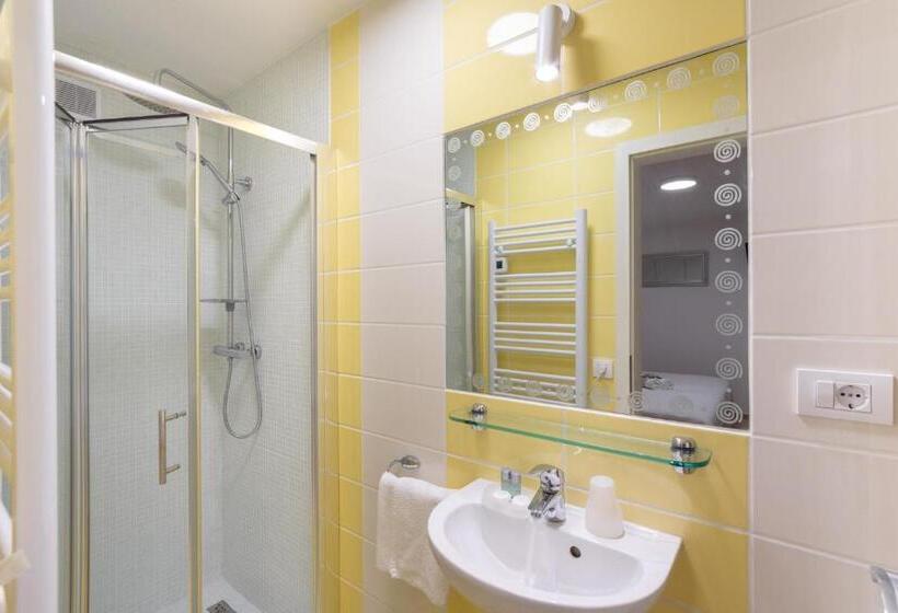 스탠다드 발코니 스튜디오, Apartments & Rooms Buble