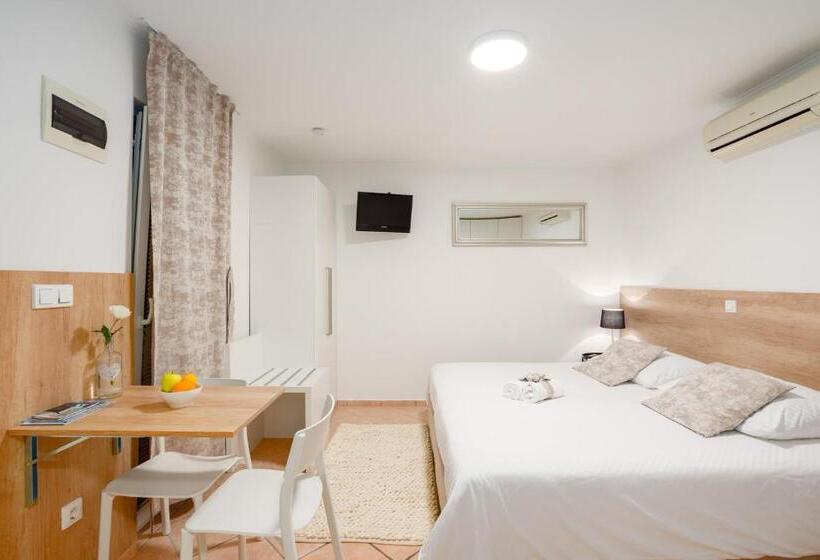 스탠다드 발코니 스튜디오, Apartments & Rooms Buble