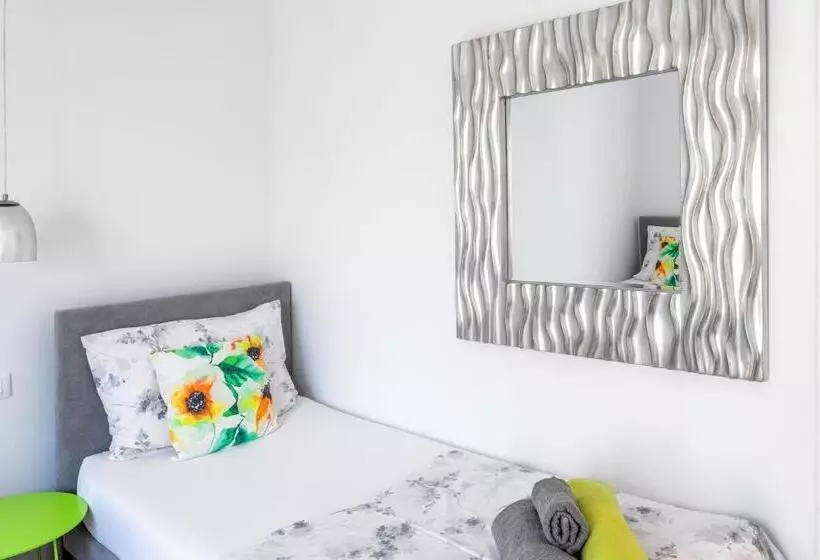 スタンダード４人部屋, Hostel Villa Skansi