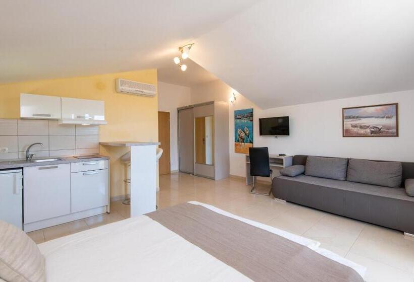 带1个卧室的带阳台的公寓, Wine Resort Adriatic