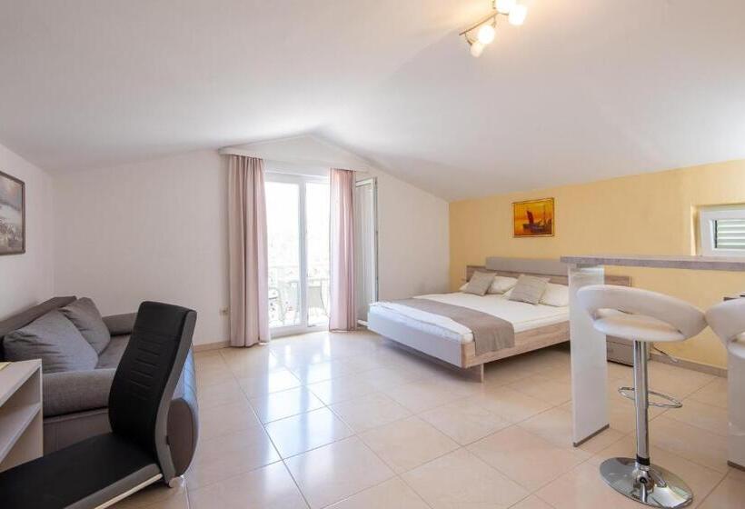 带1个卧室的带阳台的公寓, Wine Resort Adriatic