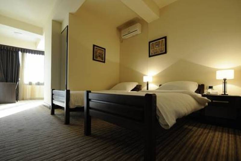 اتاق استاندارد سه نفره, Keto