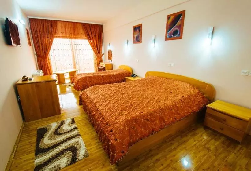 اتاق لوکس با بالکن, Kristal Palas