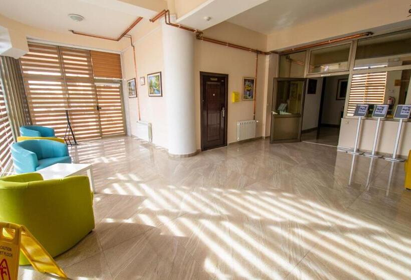 Economy Triple Room, Kristal Palas