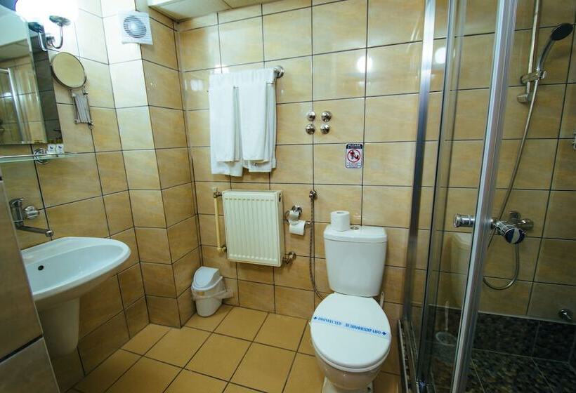 اتاق استاندارد با بالکن, Kristal Palas