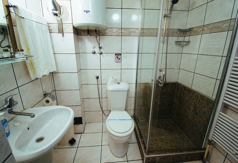 اتاق لوکس سه تخته, Kristal Palas