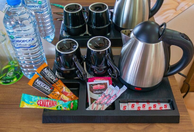 اتاق استاندارد سه تخته با بالکن, Kristal Palas