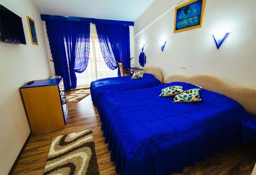 اتاق استاندارد سه تخته با بالکن, Kristal Palas