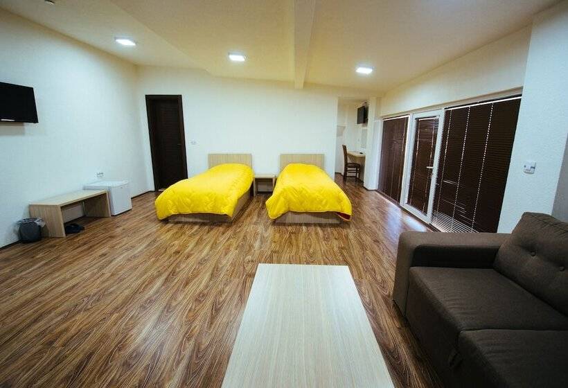 اتاق استاندارد چهارنفره با بالکن, Kristal Palas