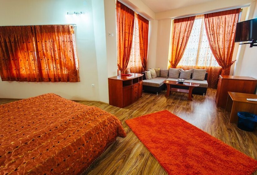 اتاق لوکس, Kristal Palas