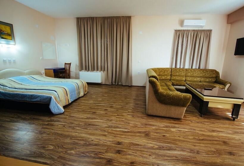 آپارتمان 1 خوابه, Kristal Palas