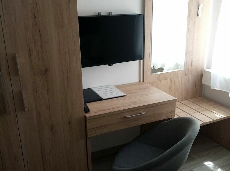 スタンダードスタジオ, Palace Stafileo