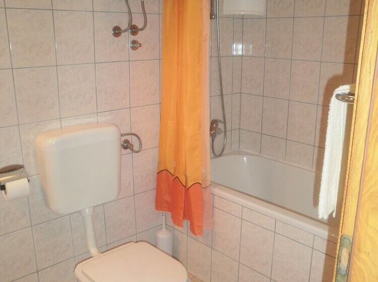 スタンダードスタジオ, Palace Stafileo