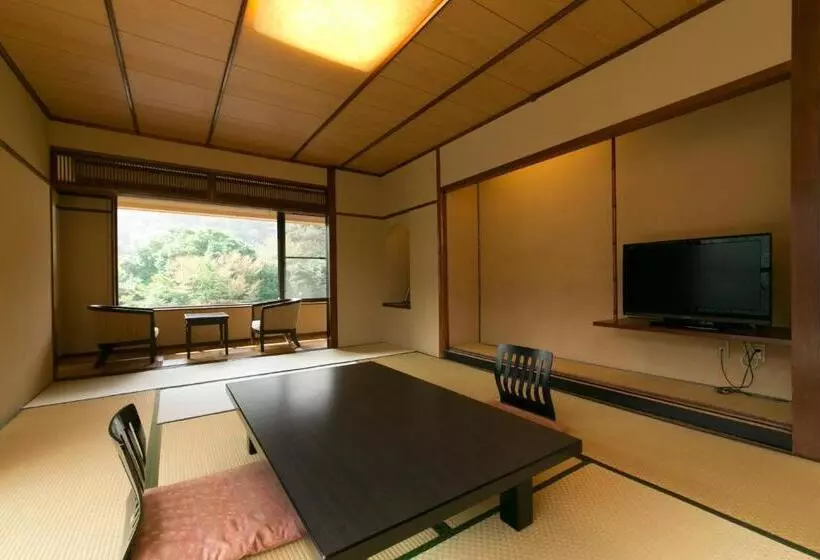 Perhehuone, Shikanoyu