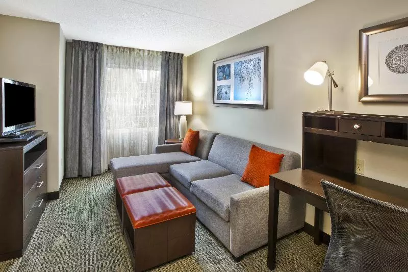 キングサイズベッドのスイートルーム, Staybridge Suites Cleveland Mayfield Heights Beachwood, An Ihg