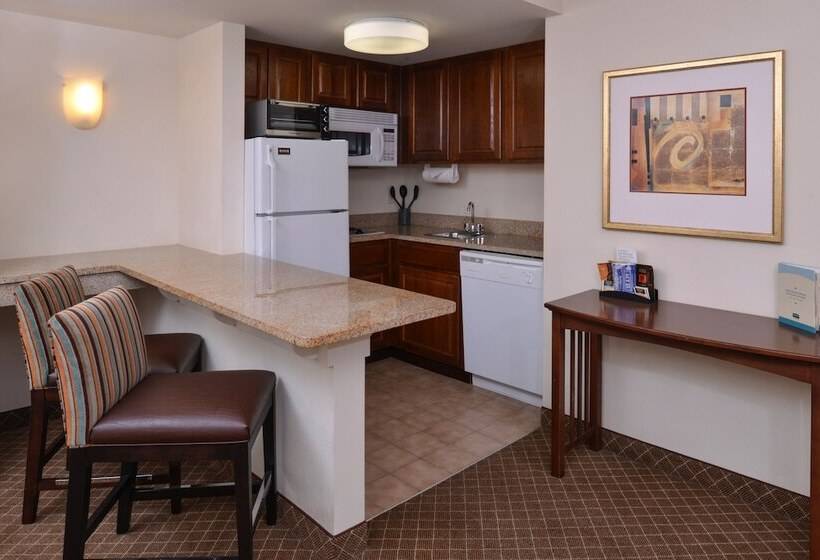 جناح, Staybridge Suites Indianapolis Airport, An Ihg