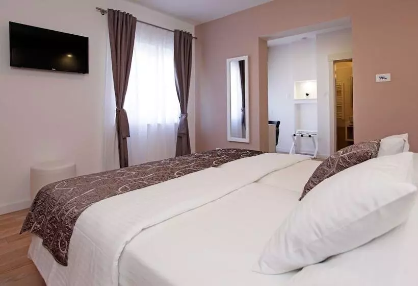 サイドシービュースーペリアールーム, Villa Telenta