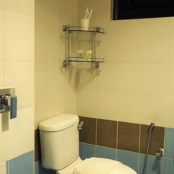 اتاق لوکس سه تخته, Leo Palace Hotel