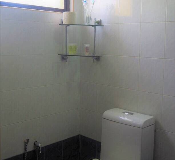 اتاق لوکس سه تخته, Leo Palace Hotel