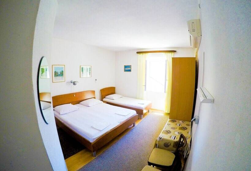 Номер Стандарт Трехместный, Accommodation Old Town Vitaic